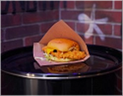 Damonsta Saus<br>Cheddar kaas<br>Augurk & Sla